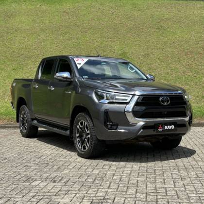 TOYOTA HILUX 2.8 D-4D TURBO DIESEL CD SRX 4X4 AUTOMÁTICO TOYOTA HILUX 2.8 D-4D TURBO DIESEL CD SRX 4X4 AUTOMÁTICO
